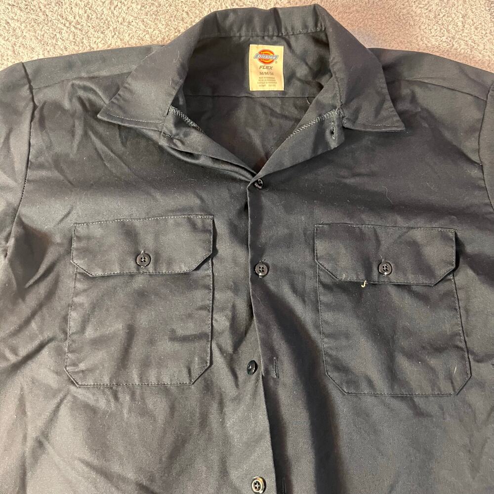 DickiesFlex short sleeve shirt.